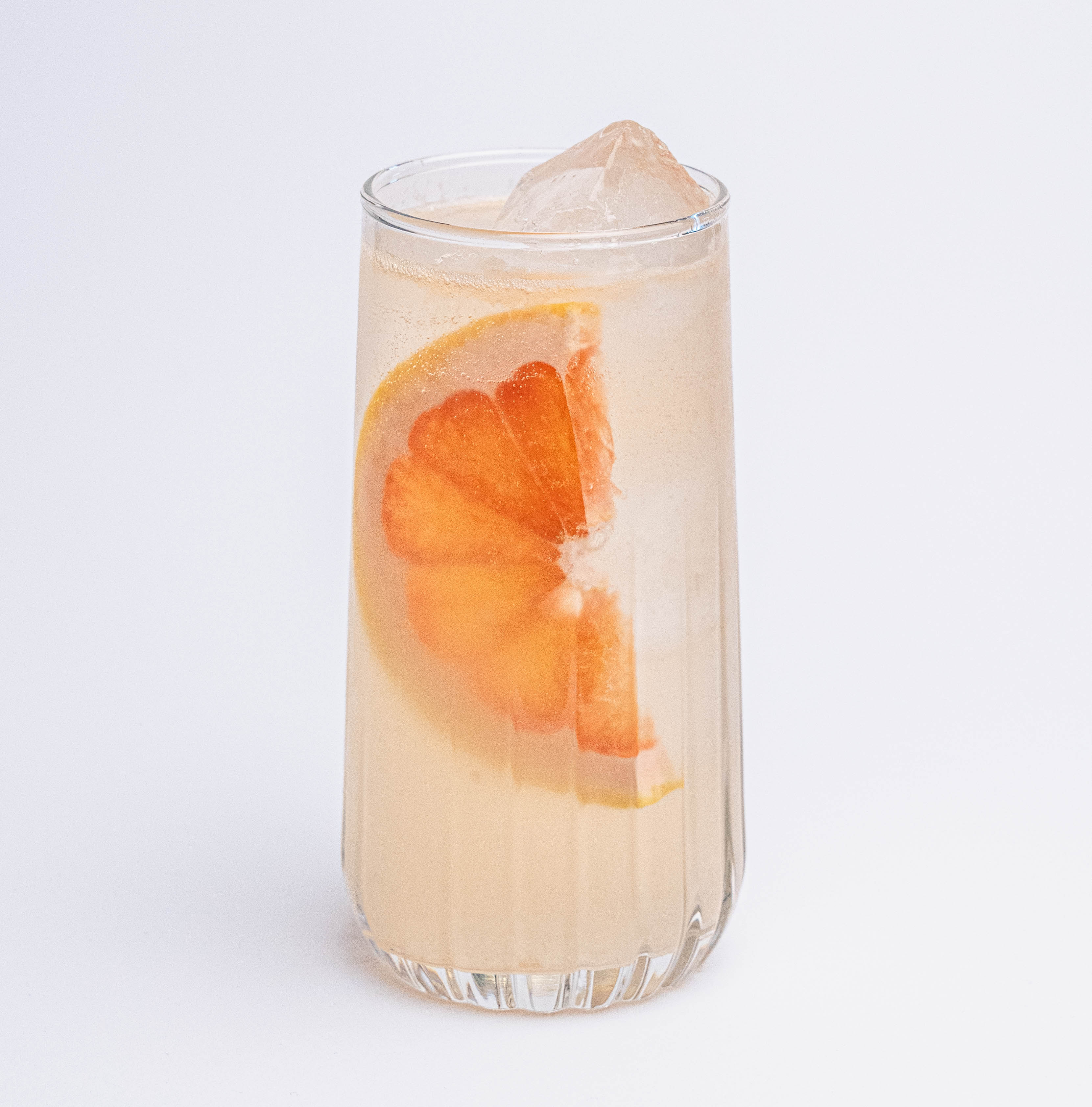 Grepový gin fizz